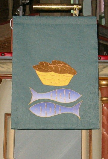 green hanging for pulpit